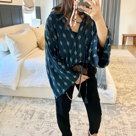 Indah Top - Picture 3 of 6